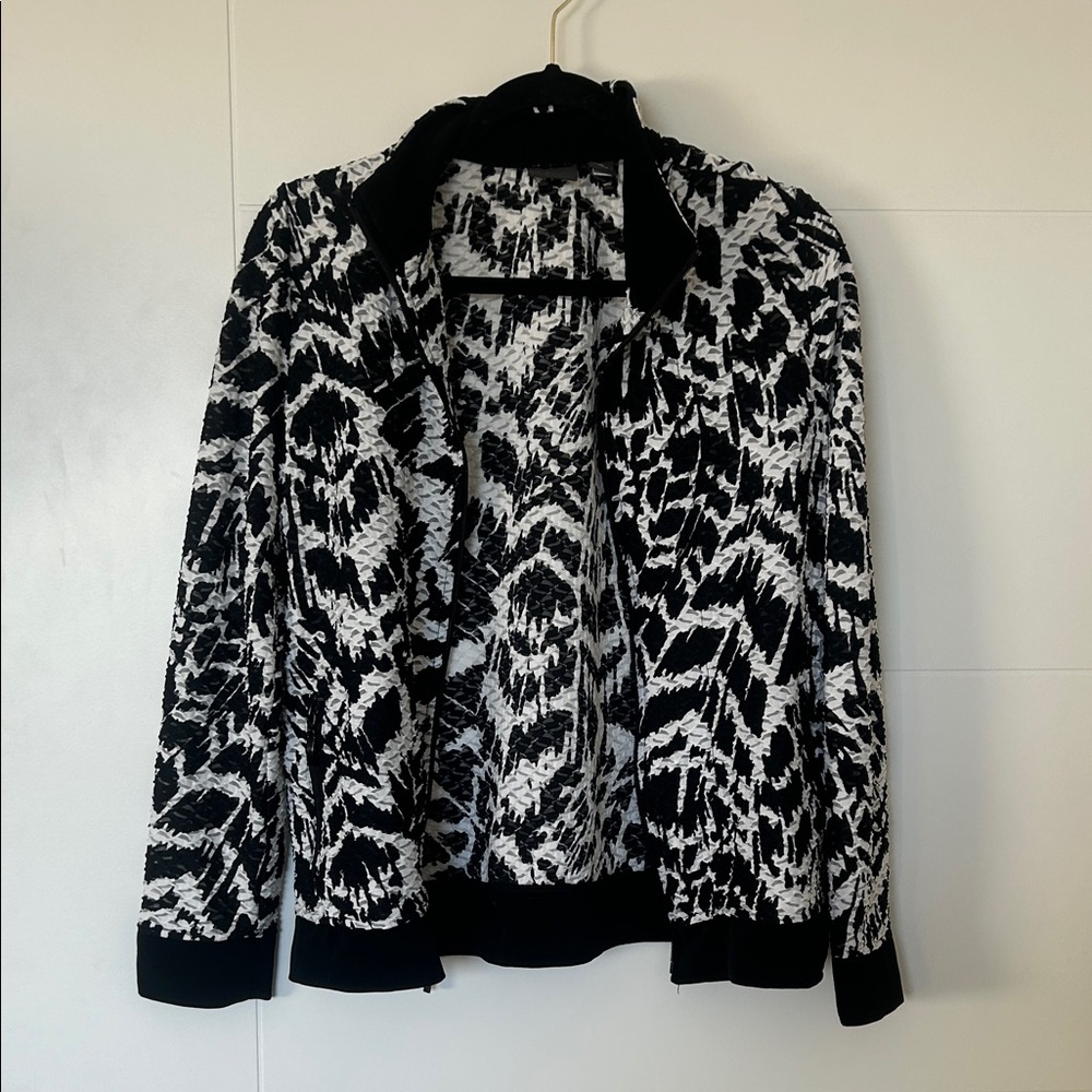 Chico’s Traveler’s Collection Zip Up Jacket